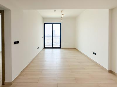 Living Room Image of 911 Sq.ft 2 BHK Apartment / Flat for sale in Jumeirah Village Dubai for Rs. 33925804