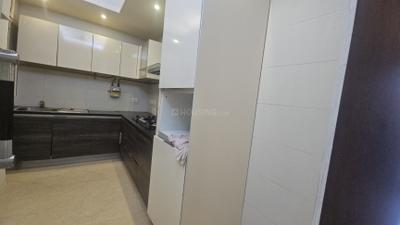 Kitchen Image of 1800 Sq.ft 3 BHK Apartment / Flat for rent in Green Park Extension New Delhi for Rs. 150000