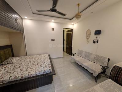 Bedroom Image of 800 Sq.ft 2 BHK Builder Floor for rent in Rajouri Garden New Delhi for Rs. 28000