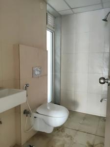 Common Bathroom Image of 1400 Sq.ft 3 BHK Apartment / Flat for rent in Sagar Garden, Mulund West Mumbai for Rs. 66000