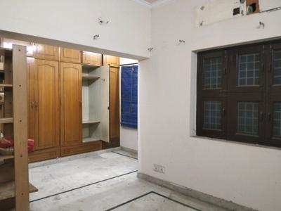 Bedroom Image of 900 Sq.ft 3 BHK Apartment / Flat for sale in Paschim Vihar New Delhi for Rs. 10000000