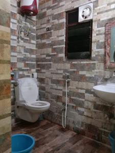 Common Bathroom Image of 1040 Sq.ft 2 BHK Apartment / Flat for rent in Keshtopur Kolkata for Rs. 23000