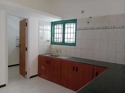 Kitchen Image of 1600 Sq.ft 3 BHK Builder Floor for rent in Thudiyalur Coimbatore for Rs. 25000