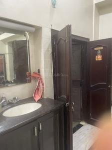 Bathroom Image of 1550 Sq.ft 3 BHK Builder Floor for rent in Shakti Nagar New Delhi for Rs. 42000
