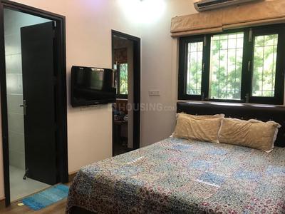 Bedroom Image of 1600 Sq.ft 4 BHK Builder Floor for sale in DDA Gautam Apartments , Gulmohar Park New Delhi for Rs. 45000000