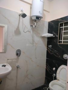Bathroom Image of 1000 Sq.ft 2 BHK Apartment / Flat for rent in Kadubeesanahalli Bengaluru for Rs. 40000