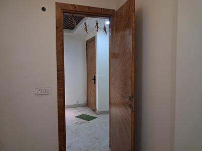 Bedroom Image of 1650 Sq.ft 3.5 BHK Apartment / Flat for sale in Capital Home 102, Sector 102 Noida for Rs. 7000000