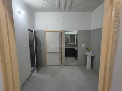 Bathroom Image of 450 Sq.ft 2 BHK Independent House for rent in Sector 38 Rohini New Delhi for Rs. 7500