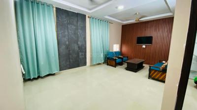 Bedroom Image of 1800 Sq.ft 3 BHK Builder Floor for rent in Model Town New Delhi for Rs. 45000