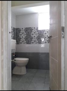 Bathroom Image of 800 Sq.ft 2 BHK Builder Floor for rent in Kadugodi Industrial Area Bengaluru for Rs. 22000
