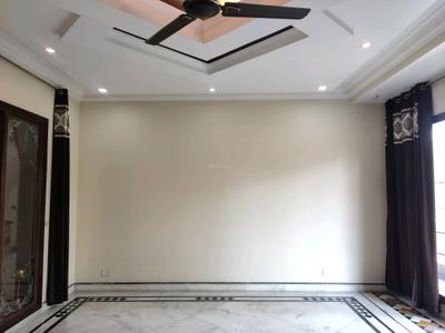 Living Room Image of 4950 Sq.ft 4 BHK Apartment / Flat for sale in Parnami Associates Builder, Punjabi Bagh New Delhi for Rs. 65000000