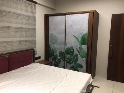 Bedroom Image of 1250 Sq.ft 3 BHK Apartment / Flat for rent in Vaishno Devi Circle Ahmedabad for Rs. 33000