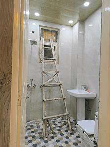 Common Bathroom Image of 1350 Sq.ft 3 BHK Builder Floor for sale in Indirapuram Ghaziabad for Rs. 10500238
