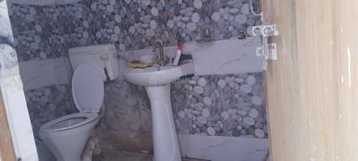 Bathroom Image of 750 Sq.ft 1 BHK Independent House for rent in Thatipur Gwalior for Rs. 8000