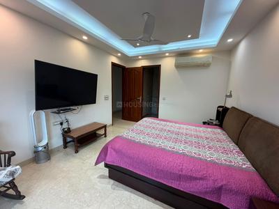 Bedroom Image of 2800 Sq.ft 3 BHK Builder Floor for rent in New Friends Colony New Delhi for Rs. 350000