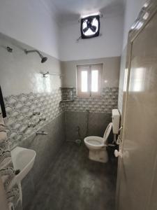 Bathroom Image of 1600 Sq.ft 3 BHK Independent House for rent in Gobarsahi Muzaffarpur for Rs. 16000
