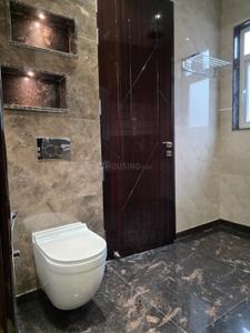 Bathroom Image of 1500 Sq.ft 3 BHK Independent House for rent in Shalimar Bagh New Delhi for Rs. 80000