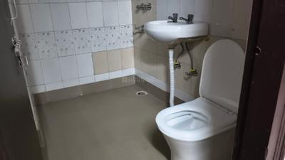 Image of 2400 Sq.ft 4 BHK Apartment / Flat for rent in Sector 11 Dwarka, New Delhi for Rs. 60000