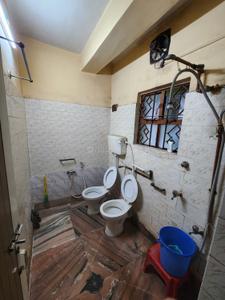 Bathroom Image of 880 Sq.ft 2 BHK Apartment / Flat for sale in Lake Town Kolkata for Rs. 3500000
