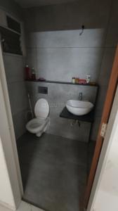 Bathroom Image of 2000 Sq.ft 3 BHK Apartment / Flat for rent in Sama Savli Vadodara for Rs. 25000
