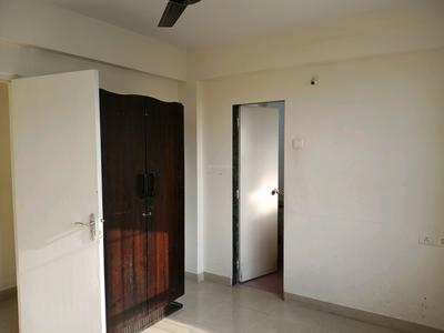 Bedroom Image of 747 Sq.ft 2 BHK Apartment / Flat for rent in Colaba Mumbai for Rs. 100000
