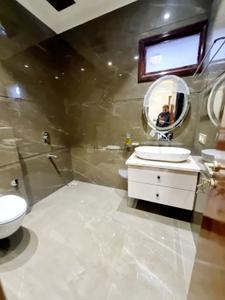 Bathroom Image of 1500 Sq.ft 3 BHK Builder Floor for sale in Mukherjee Nagar New Delhi for Rs. 25000000