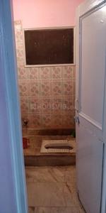 Bathroom Image of 1000 Sq.ft 2 BHK Builder Floor for rent in Sukhdev Vihar New Delhi for Rs. 25000