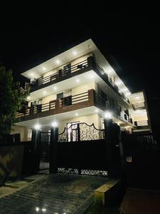 Image of DHANKUS GIRLS PG in Sector 16A, Noida