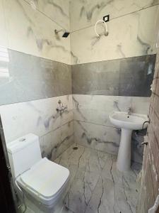 Bathroom Image of 1460 Sq.ft 3 BHK Apartment / Flat for sale in Kharar Mohali for Rs. 5190000