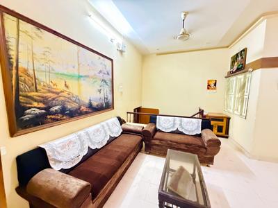 Living Room Image of 1250 Sq.ft 1.5 BHK Apartment / Flat for rent in Satellite Ahmedabad for Rs. 20000