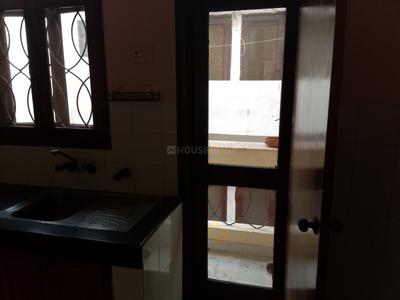 Bathroom Image of 1000 Sq.ft 1 BHK Independent House for rent in Sector 39 Noida for Rs. 21000