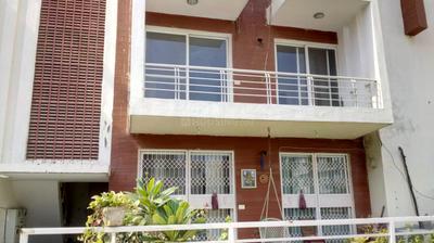 3.5 BHK Flat