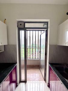 Kitchen Image of 850 Sq.ft 2 BHK Apartment / Flat for sale in Kalpataru Paramount, Thane West Thane for Rs. 15499999
