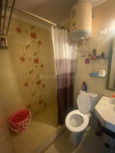Bathroom Image of 1000 Sq.ft 2 BHK Apartment / Flat for rent in Unitech The Palms, Sector 41 Gurgaon for Rs. 55000