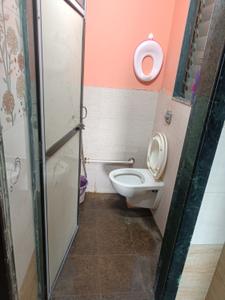 Bathroom Image of 380 Sq.ft 1 BHK Apartment / Flat for sale in Malad West Mumbai for Rs. 7500000