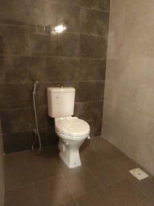 Common Bathroom Image of 1070 Sq.ft 2 BHK Apartment / Flat for sale in Kumar Palmcrest A6, Kondhwa Budruk Pune for Rs. 5100000