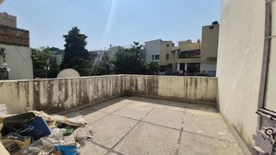 Image of 1250 Sq.ft 2 BHK Apartment / Flat for rent in DDA Sector Pocket B C, Vasant Kunj, New Delhi for Rs. 56000