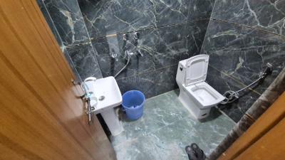 Bedroom Image of 900 Sq.ft 2 BHK Builder Floor for sale in Ganesh Nagar New Delhi for Rs. 7000000