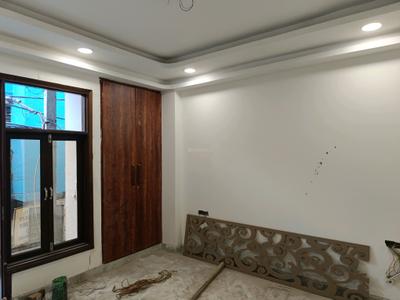 Bedroom Image of 1500 Sq.ft 4 BHK Builder Floor for sale in Khanpur New Delhi for Rs. 13800000