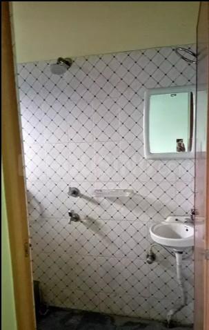 Jalukbari Bathroom 1