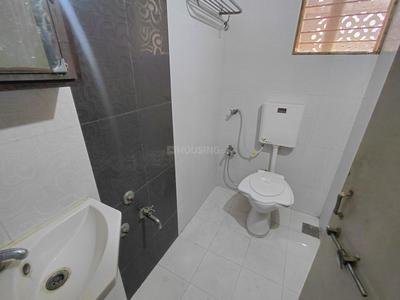 Bathroom Image of 1314 Sq.ft 2 BHK Apartment / Flat for rent in Avalon Courtyard, Maninagar Ahmedabad for Rs. 23000