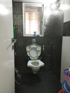 Common Bathroom Image of 1100 Sq.ft 3 BHK Apartment / Flat for rent in Vile Parle East Mumbai for Rs. 140000