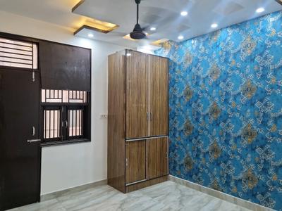 Bedroom Image of 650 Sq.ft 2 BHK Builder Floor for sale in Dwarka Mor New Delhi for Rs. 3500000