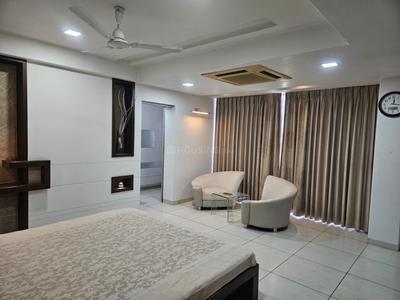 Bedroom Image of 4104 Sq.ft 4 BHK Apartment / Flat for sale in JP Iscon Heights, Gotri Vadodara for Rs. 27500000