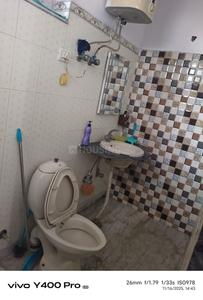 Bathroom Image of 1000 Sq.ft 1 BHK Independent House for rent in Kalkaji New Delhi for Rs. 26000