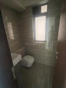 Bathroom Image of 980 Sq.ft 2 BHK Apartment / Flat for rent in Sheth Auris Serenity, Malad West Mumbai for Rs. 80000