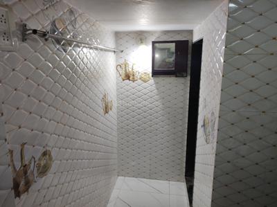 Bathroom Image of 270 Sq.ft 1 RK Independent House for sale in Borivali West Mumbai for Rs. 3500000