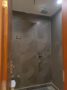 Common Bathroom Image of 1350 Sq.ft 4 BHK Apartment / Flat for sale in Sector 38 Rohini New Delhi for Rs. 11000000