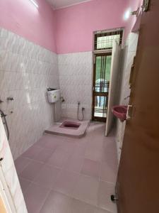 Image of 750 Sq.ft 1 BHK Builder Floor for rent in Gomti Nagar, Lucknow for Rs. 13000