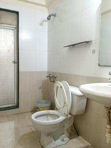 Common Bathroom Image of 950 Sq.ft 2 BHK Apartment / Flat for sale in Parshwanath Galaxy, Kasarvadavali Thane for Rs. 8499999
